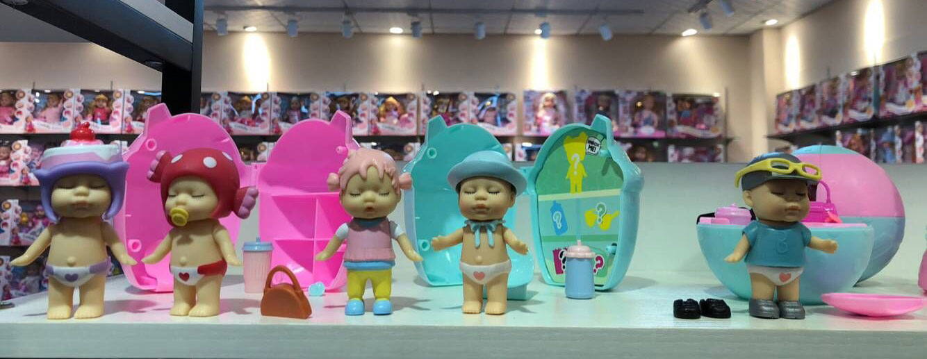 dolls-on-shelf-5-OK