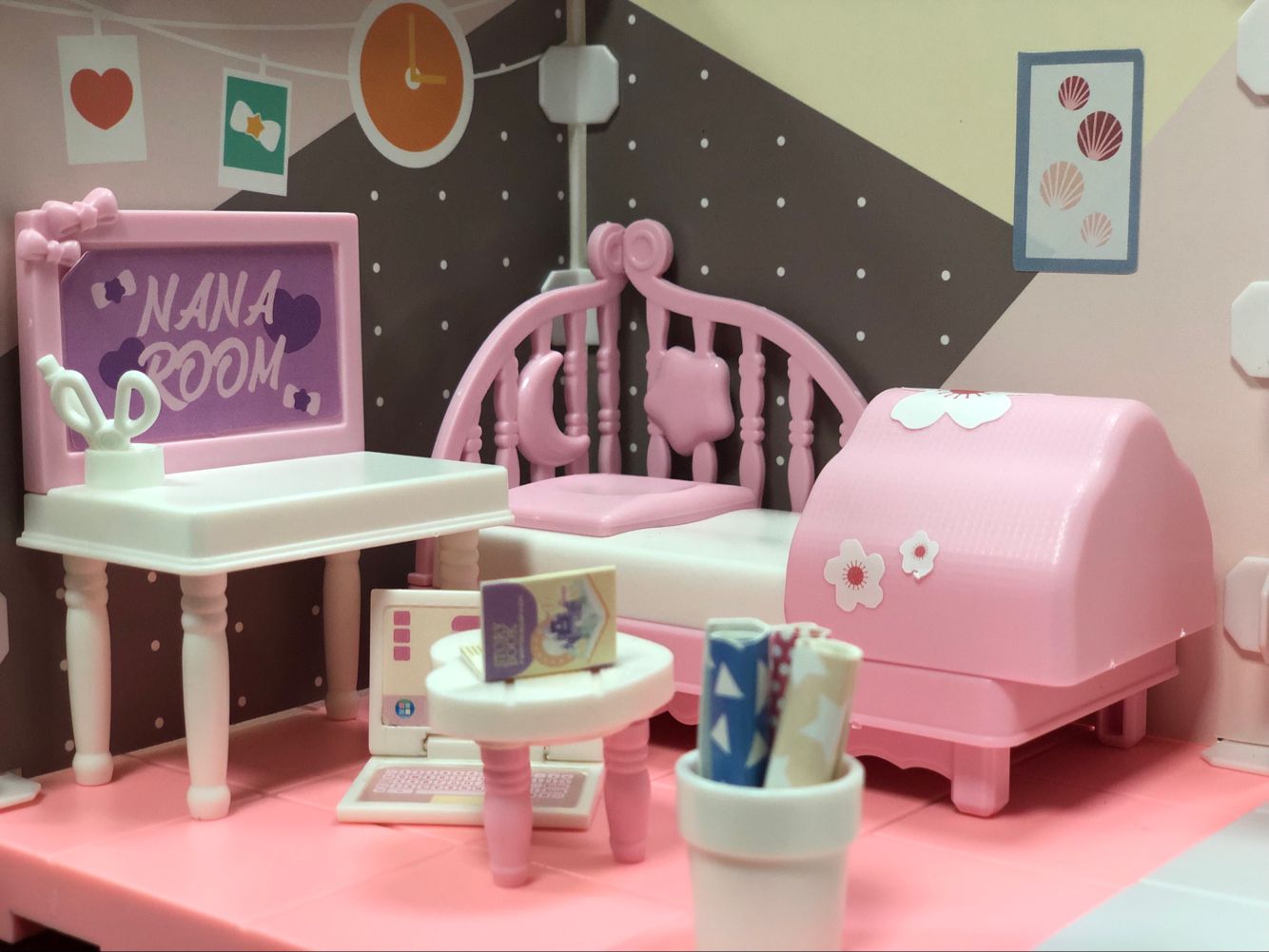Bedroom mini doll house